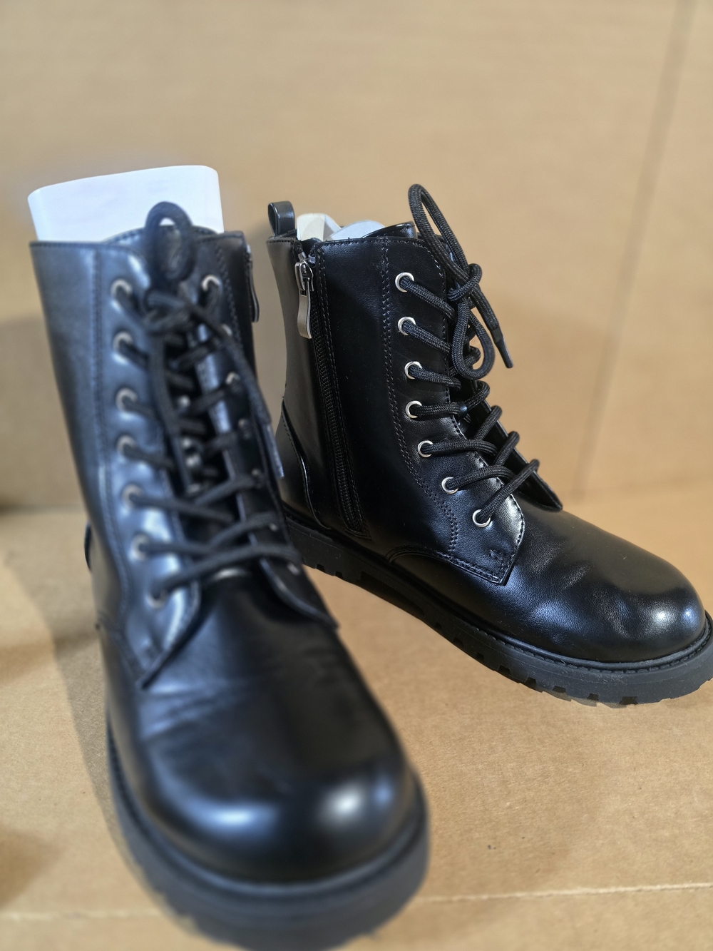 New Vivaia Black Leather Lace-Up Combat Boots with Side Zip Size 4